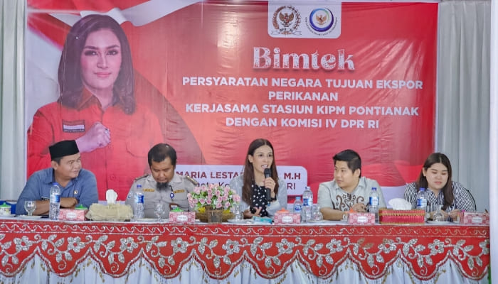 Peduli Kelompok Budidaya Ikan Air Tawar, Maria Lestari Berikan Wawasan Baru ke Warga Selakau Timur