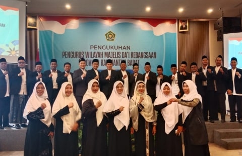 Pengurus Wilayah Majelis Da’i Kebangsaan Provinsi Kalimantan Barat periode tahun 2023-2026 resmi dikukuhkan oleh Direktur Penerangan Agama Islam Kementerian Agama Republik Indonesia, Rabu, 29/11 pagi