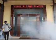 Cegah DBD, Polres Kubu Raya Lakukan Fogging Lingkungan Asrama Polri