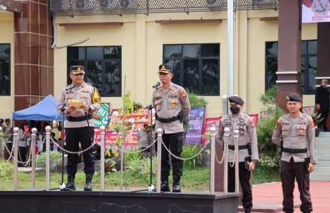 Polres Kubu Raya Gelar Upacara Welcome And Farewell Parade Sambut Kapolres Kubu Raya AKBP Wahyu Jati Wibowo