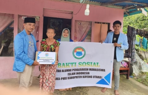 Menyambut Ramadhan, IKA-PMII Kabupaten Kayong Utara Gelar Bakti Sosial