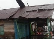 Angin Puting Beliung Rusak Tujuh Rumah Warga Kubu