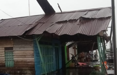 Angin Puting Beliung Rusak Tujuh Rumah Warga Kubu