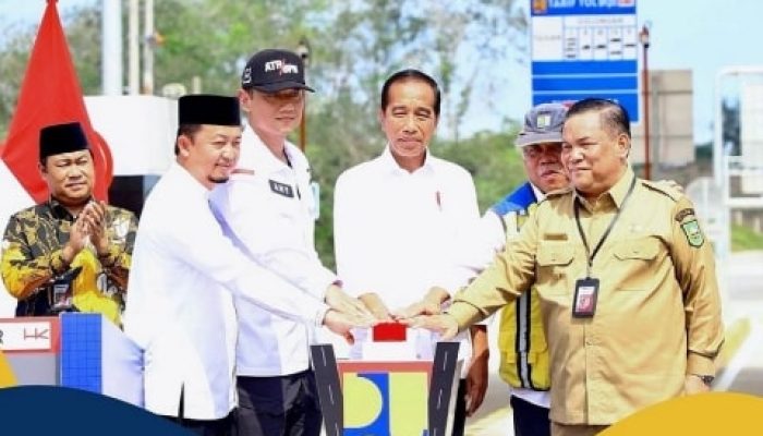 AHY Dampingi Presiden Jokowi Resmikan Jalan Tol Pekanbaru-Padang