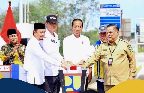 AHY Dampingi Presiden Jokowi Resmikan Jalan Tol Pekanbaru-Padang