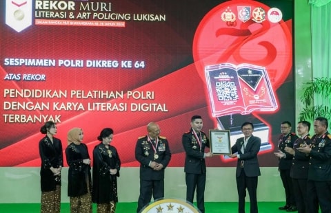 Sespim Lemdiklat Polri Gelar Kegiatan Pemberian Rekor MURI Untuk Literasi dan Art Policing Lukisan