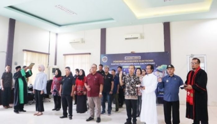 Pengangkatan Sumpah Panitia Ajudikasi dan Satgas PTSL Untuk 13 Kelurahan di Kota Singkawang