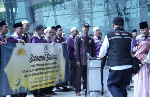 Sambut Petugas Haji, Jemaah: Kami Menyambut Pejuang Luar Biasa