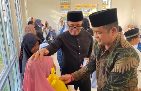 Peringati Tahun Baru Islam, Sujiwo Bersama BKMT Sungai Raya Santuni Yatim dan Duafa