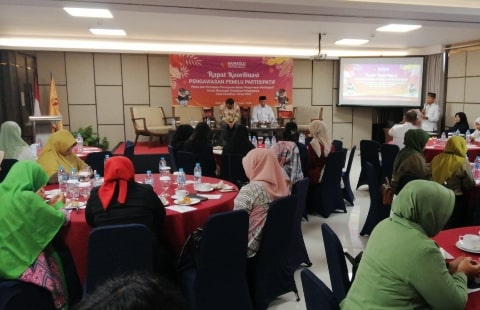 Badan Pengawas Pemilihan Umum (Bawaslu) Kabupaten Kubu Raya menggelar Rapat Koordinasi Pengawasan Pemilu Partisipatif dengan tema "Peran dan Partisipasi Perempuan Dalam Pengawasan Partisipatif Untuk Mencegah Terjadinya Pelanggaran pada Pemilihan Tahun 2024" bertempat di Hotel Alimoer, Kabupaten Kubu Raya, Kalimantan Barat, Rabu (04/09/24).