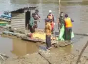 Tiga Hari Dicari, Penjual Sayur Yang Tenggelam di Sungai Melawi Ditemukan
