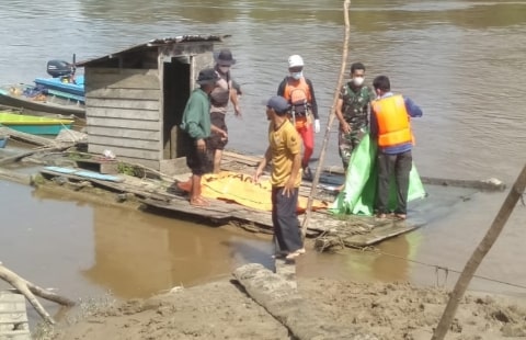 Tiga Hari Dicari, Penjual Sayur Yang Tenggelam di Sungai Melawi Ditemukan