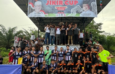 Paslon Jikir Gelar Turnamen Bola Berhadiah Puluhan Juta di Kecamatan Kubu