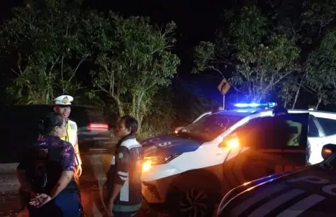 Curah Hujan Tinggi Picu Banjir, Polres Kubu Raya Amankan Arus Lalu Lintas Jalur Trans Kalimantan. Foto/Istimewa. 