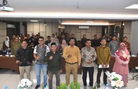 Badan Pengawas Pemilihan Umum (Bawaslu) Kabupaten Kubu Raya menggelar pelatihan pengawasan tahapan pemilihan dengan tema “Membaca dan Memahami Alat Kerja Pengawasan Pemungutan dan Penghitungan Suara, Siwaslih, dan Kerawanan Pemilihan” pada Jumat (8/11/2024)