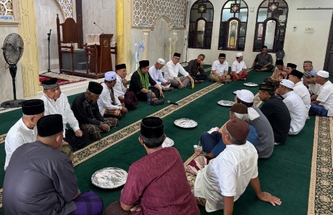 Sujiwo Donasikan Rp40 Juta untuk Masjid Darusysyakirin Sungai Raya Dalam