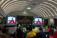 Krisantus Kurniawan, Wagub Kalimantan Barat periode 2025-2030 saat memberikan sambutan via zoom dalam kegiatan Rapat Pleno Terbuka Penetapan Pasangan Calon Gubernur dan Wakil Gubernur Kalimantan Barat yang di selenggarakan oleh KPU Kalbar bertempat di Hotel Mercure, Kota Pontianak, Kamis (09/01/25). Foto/Istimewa. 