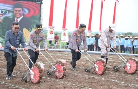 Polda Kalbar dan Pemkab Bengkayang Bangun Pabrik Jagung. Foto/Istimewa. 