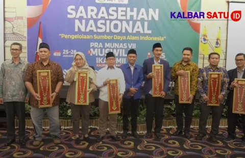 Sarasehan Nasional PB IKA-PMII dan PW IKA-PMII Kalbar