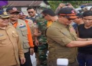 Pemkab Salurkan Bantuan Sembako bagi Warga Terdampak Banjir di Kuala Mandor B