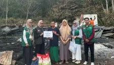 NU Care Kalbar Salurkan Bantuan ke Korban Kebakaran di Kubu Raya. Foto/Istimewa. 