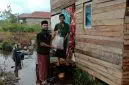 LAZIZNU Kalbar Berikan Bantuan Kepada Guru Ngaji, Cerita Ustad Qodir Yang Hidup Sederhana. Foto/Istimewa. 