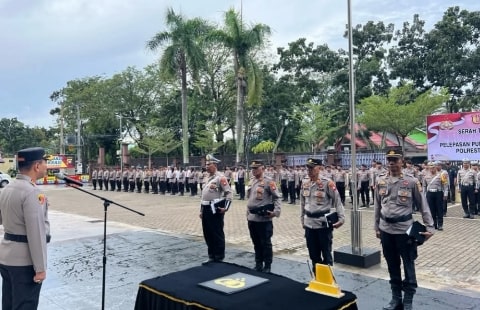 Polresta Pontianak Gelar Upacara Pelepasan Purna Bhakti Personel