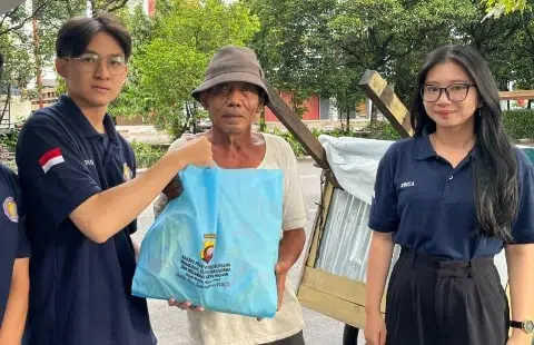 Polresta Bersama BEM se-Kota Pontianak Gelar Bakti Sosial Untuk Masyarakat Membutuhkan. Foto/Istimewa. 