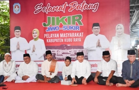 Bupati Sujiwo Buka Puasa Bersama Masyarakat Kubu Raya