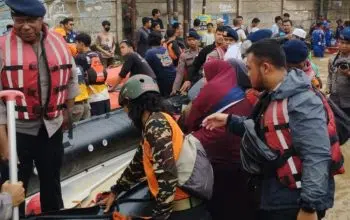 Bagana Ansor Evakuasi Korban Banjir Jabodetabek, Dirikan Dapur Umum hingga Pasok Logistik