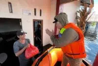 Pemkab Kubu Raya Gercep Tangani Korban Banjir Sungai Ambawang. Foto/Istimewa. 