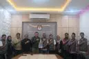 Berkunjung ke KPU Kalbar, JPPR Kalbar Serahkan Laporan Pemantauan Pilkada 2024. Foto/Istimewa. 