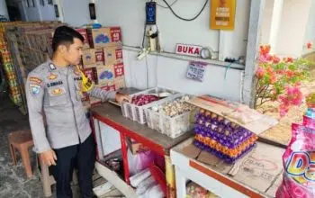 Polsek Rasau Jaya Periksa Harga Minyak Goreng di Pasar