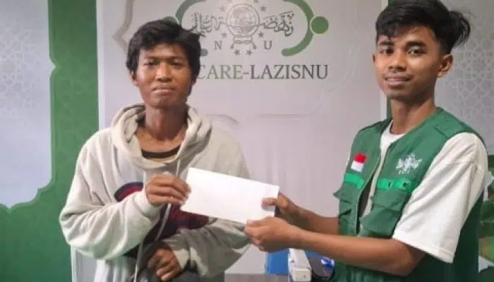 LAZIZNU Kalbar Beri Bantuan Ongkos Untuk Korban Janji Palsu Calo Kerja di Perusahaan Sawit