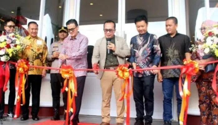 Resmikan Holland Bakery, Bupati Sujiwo Dukung Semua Investasi Legal di Kubu Raya