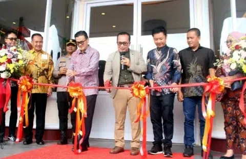 Resmikan Holland Bakery, Bupati Sujiwo Dukung Semua Investasi Legal di Kubu Raya