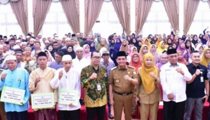 Pemkot Pontianak Berikan Bantuan Kepada 400 Guru Ngaji Tradisional