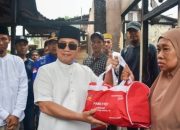 Bupati Sujiwo Serahkan Bantuan untuk Korban Kebakaran di Desa Limbung dan Kuala Dua