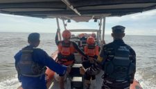 Penumpang KM Bukit Raya Lompat ke Laut, TIM SAR Gabungan Upayakan Pencarian. Foto/Istimewa. 