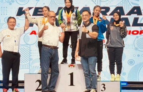 Dea Anisa Nabila Raih Dua Medali Perunggu di Kejurnas Angkat Besi Senior 2025 Yogyakarta. Foto/Istimewa. 