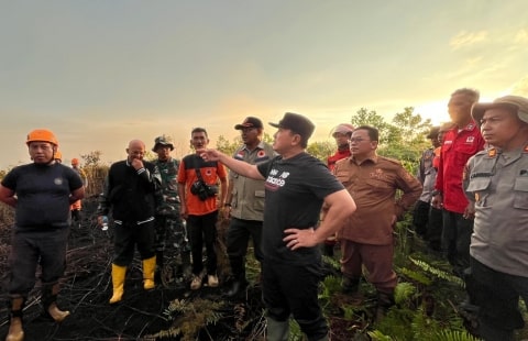 Bupati Kubu Raya Tinjau Karhutla di Desa Limbung, Siap Dukung Moril dan Materil