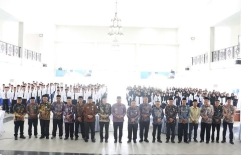 210 CPNS Kemenag Kalbar Terima SK, Pesan Kabag Kaharudin: Bekerjalah dengan Sungguh-sungguh