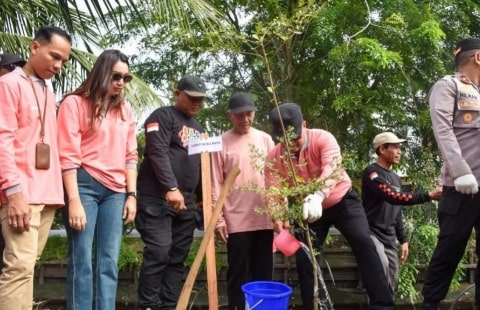 Bupati Kubu Raya Sujiwo Ajak Tanam Pohon dan Kurangi Pemakaian Plastik