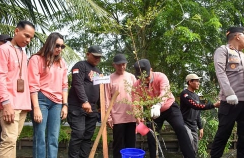 Tanam Pohon di Serdam, Pemkab Kubu Raya Komitmen Lestarikan Lingkungan