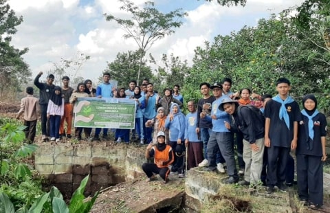 Perkumpulan PAKIS Gelar Aksi Penanaman Pohon Bersama Siswa SMAN 4 Sungai Raya