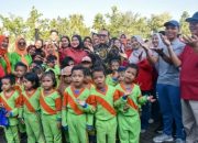 Bupati Sujiwo Ikut Senam Indonesia Hebat Bersama Anak PAUD