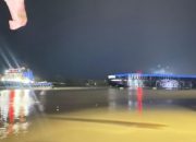 Tongkang Hantam Fasilitas Umum Hingga Rusak Enam Speed Boat