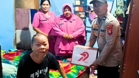Peringati Hari Bhayangkara ke-79, Kapolsek Sungai Ambawang Tebar Kepedulian