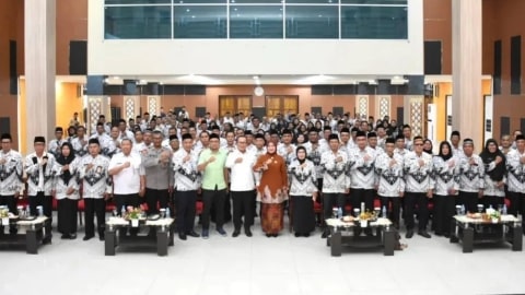 Bupati Kubu Raya Sujiwo Ingatkan Guru Junjung Etika dan Moral