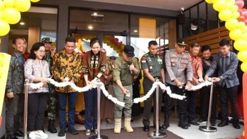 Bupati Sujiwo Resmikan McDonald's, Ajak Masyarakat Dukung Masuknya Investasi Demi Kemajuan Daerah
